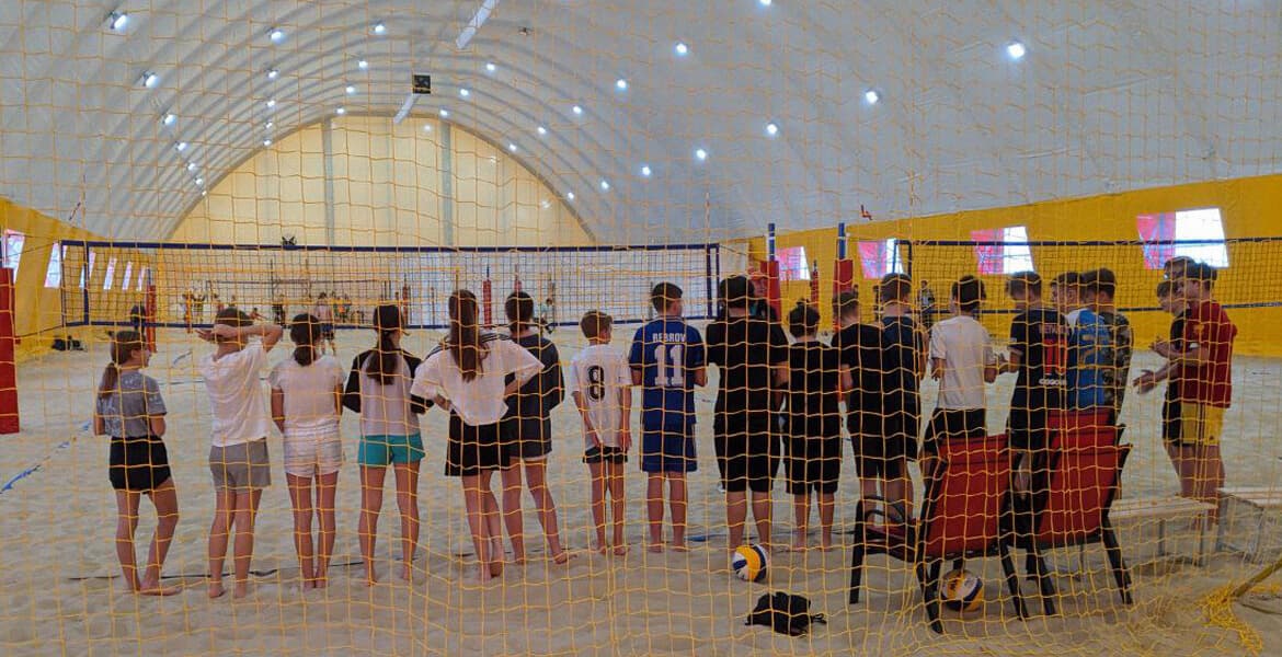 Beach volleyball training for kids